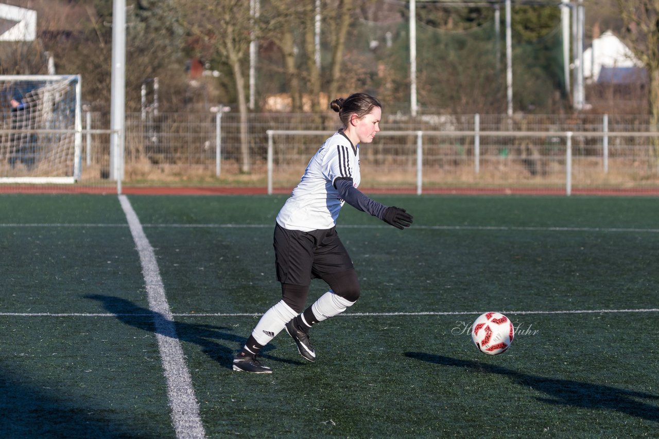 Bild 118 - Frauen SG Holstein Sued - SV Gruenweiss-Siebenbaeumen : Ergebnis: 0:2